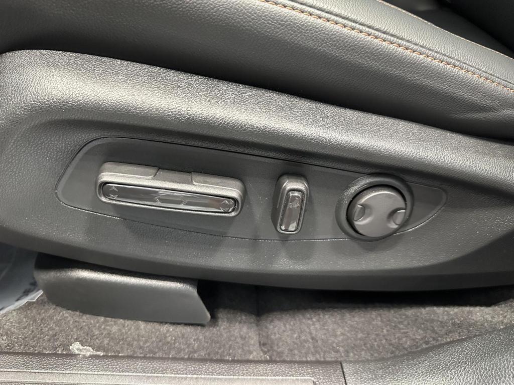 used 2025 Honda CR-V Hybrid car, priced at $39,995