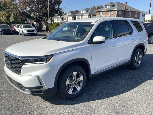 new 2025 Honda Pilot car, priced at $47,450