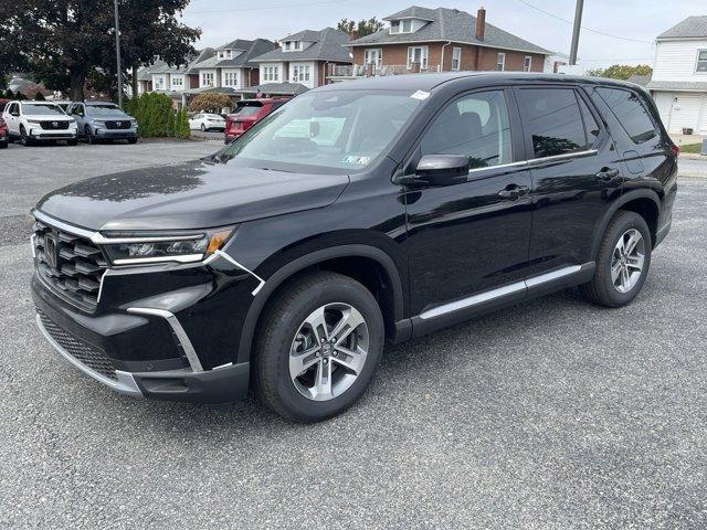 new 2025 Honda Pilot car, priced at $46,995