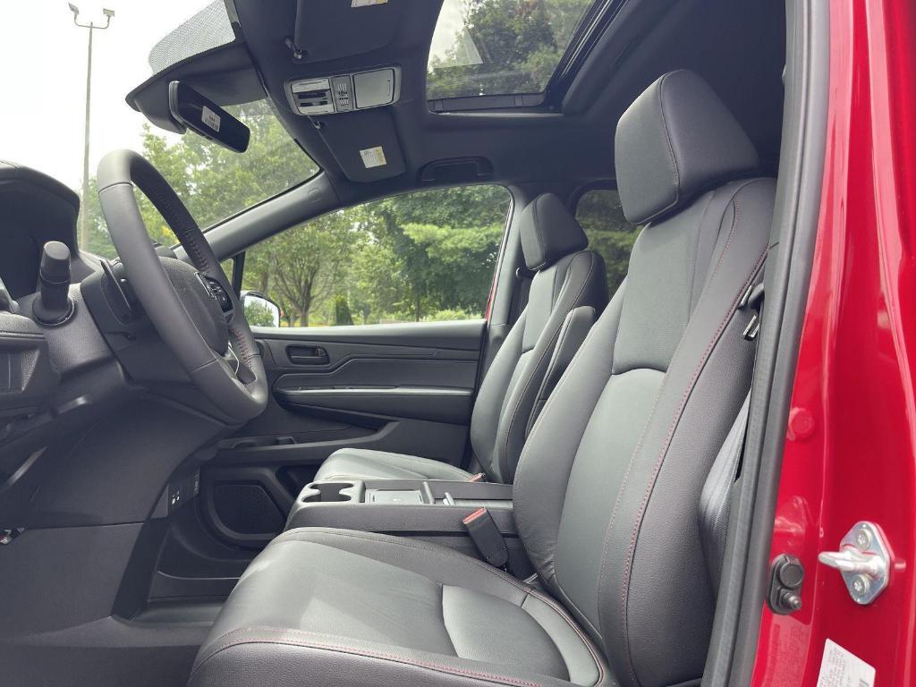 new 2026 Honda Odyssey car, priced at $45,845