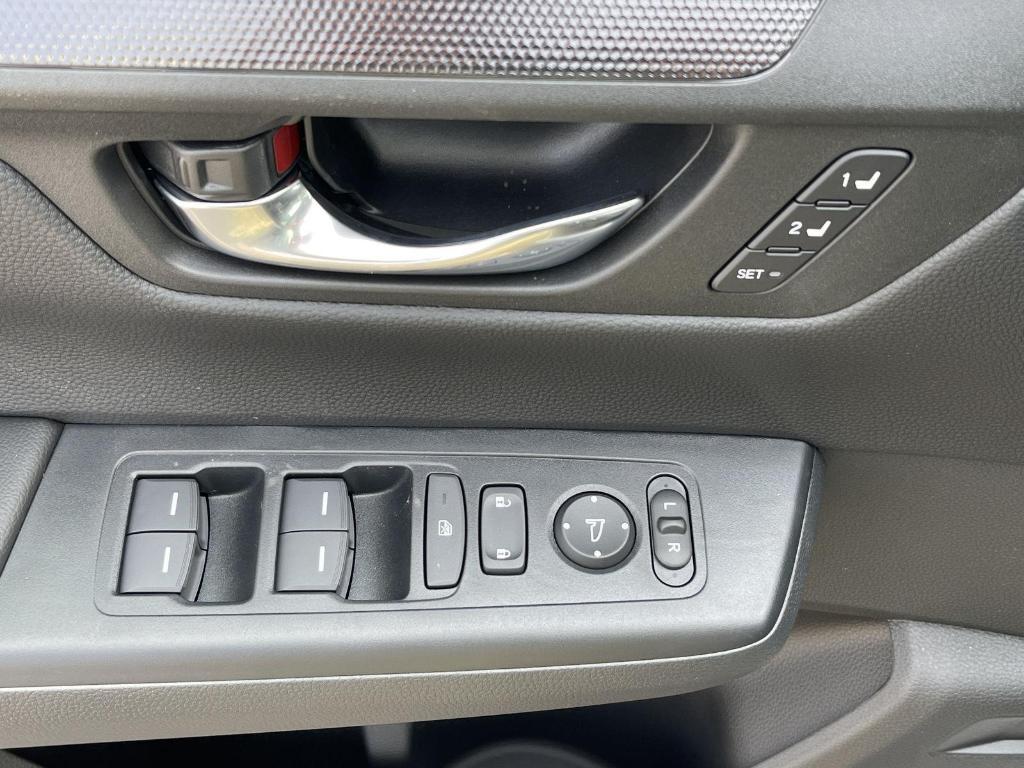 new 2026 Honda CR-V Hybrid car, priced at $41,675