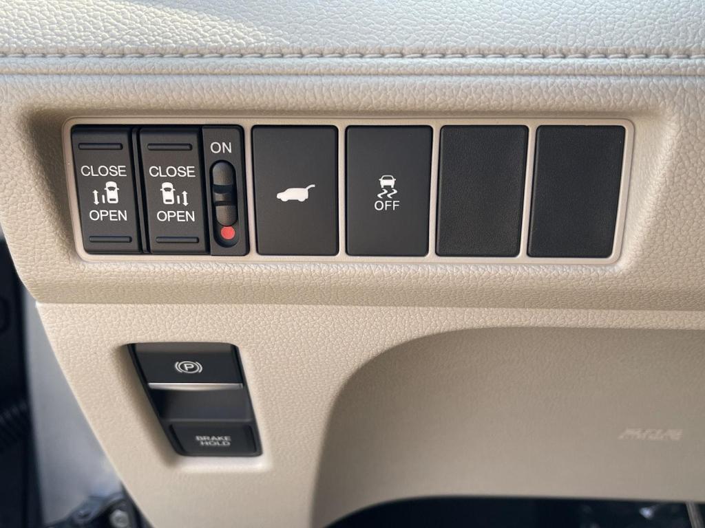 new 2025 Honda Odyssey car, priced at $43,670