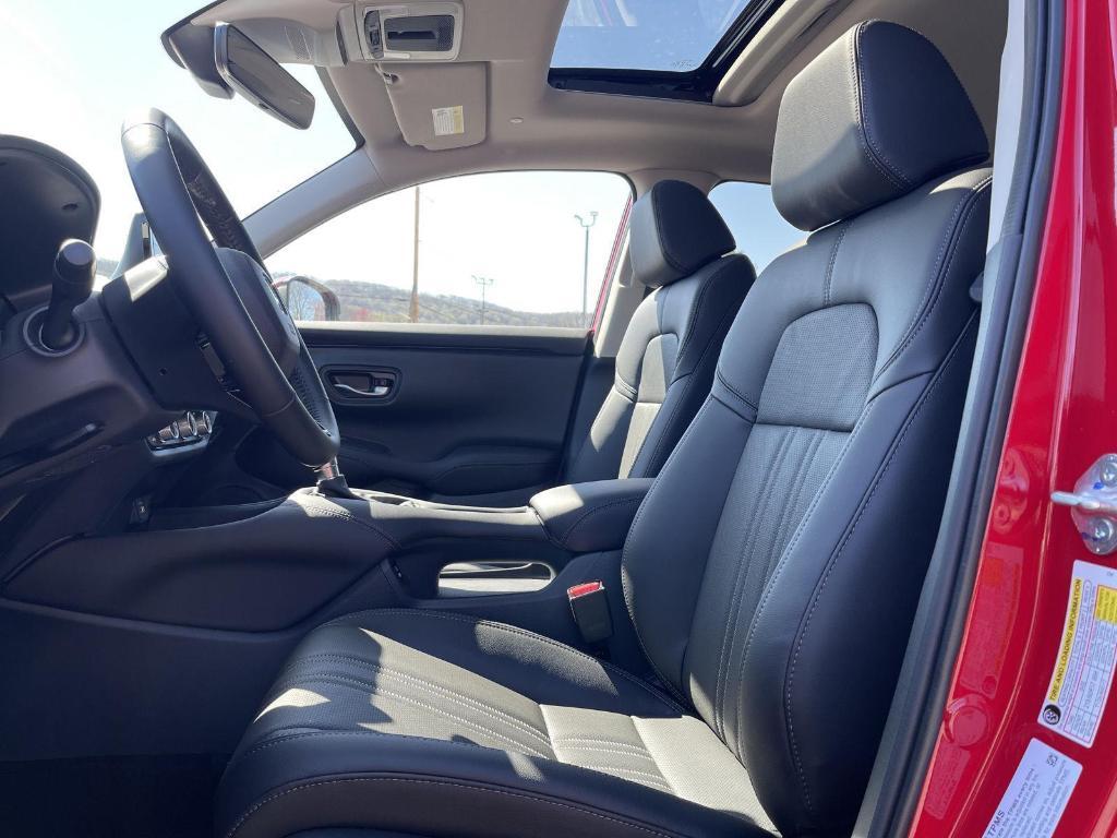 new 2025 Honda HR-V car, priced at $32,395