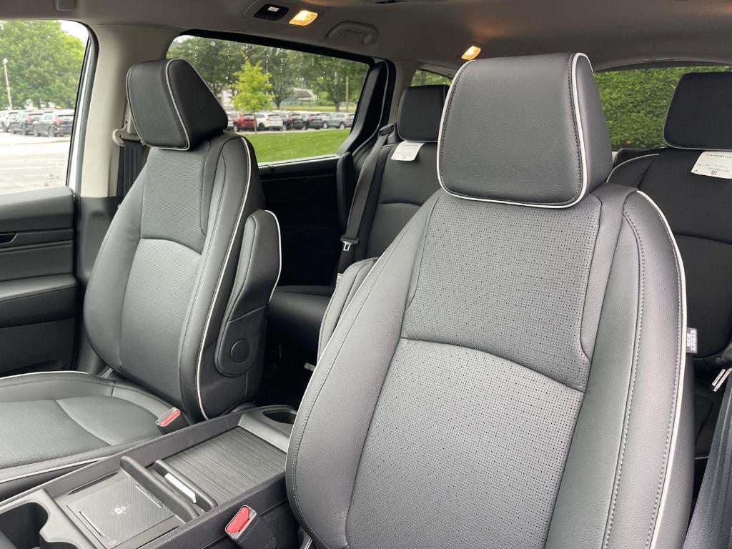 new 2025 Honda Odyssey car, priced at $53,085