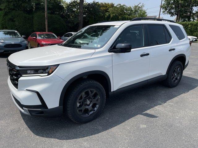 new 2025 Honda Pilot car, priced at $50,950