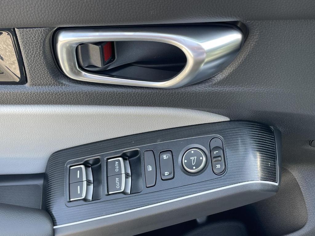 new 2025 Honda Civic Hybrid car, priced at $33,100