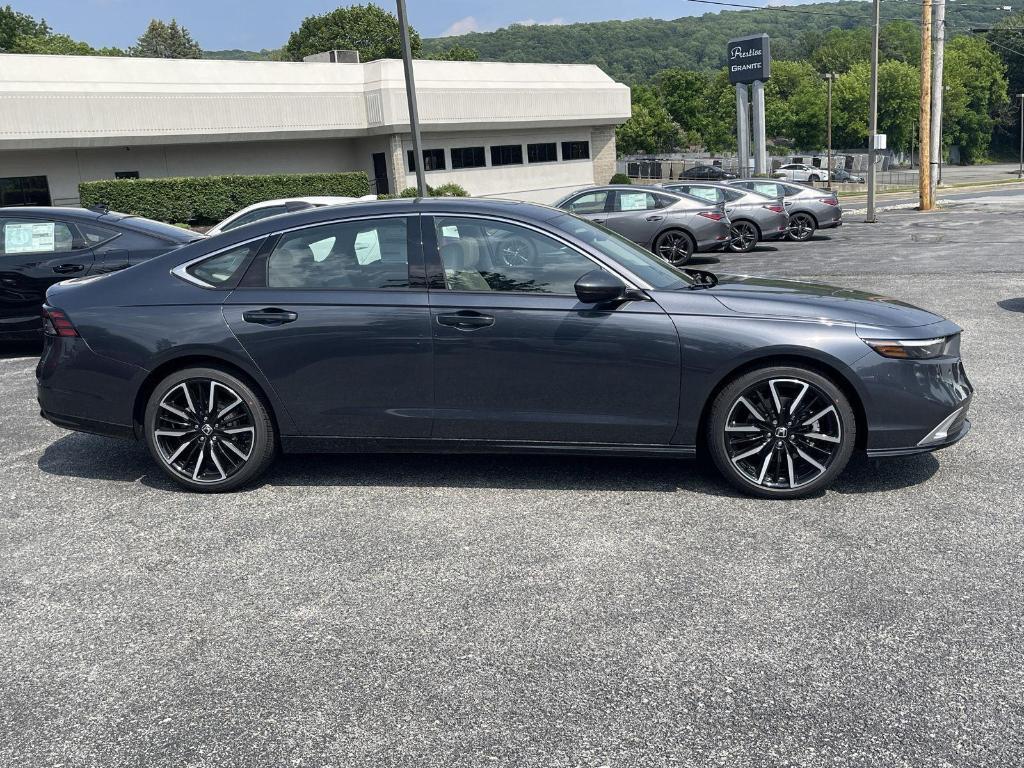 new 2025 Honda Accord Hybrid car, priced at $40,450