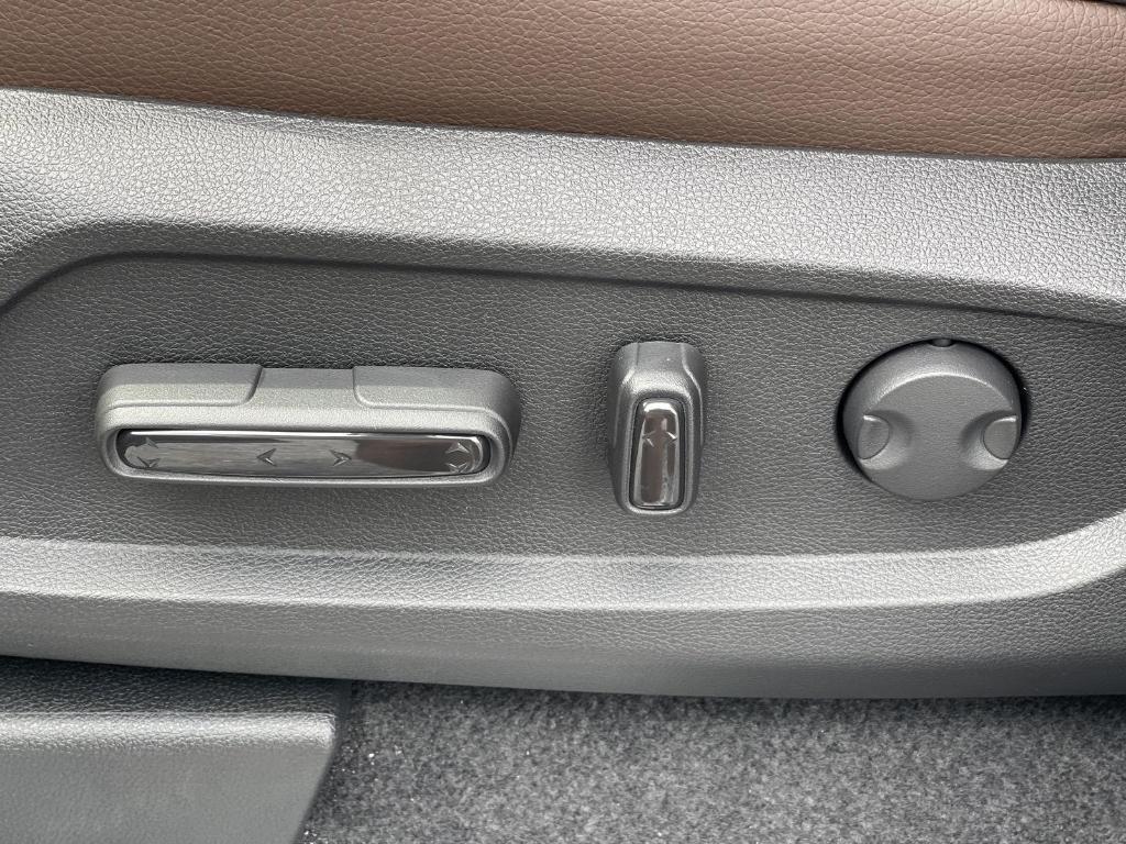 new 2025 Honda Pilot car, priced at $54,530