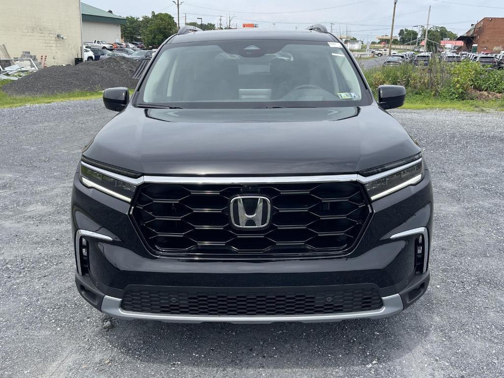 new 2025 Honda Pilot car, priced at $54,530