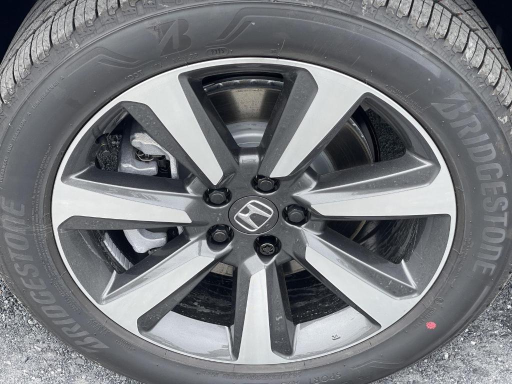 new 2025 Honda Pilot car, priced at $54,530