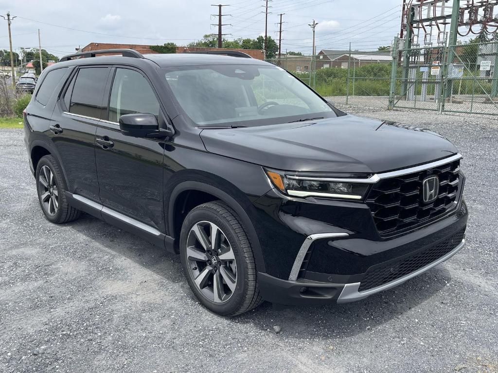 new 2025 Honda Pilot car, priced at $54,530