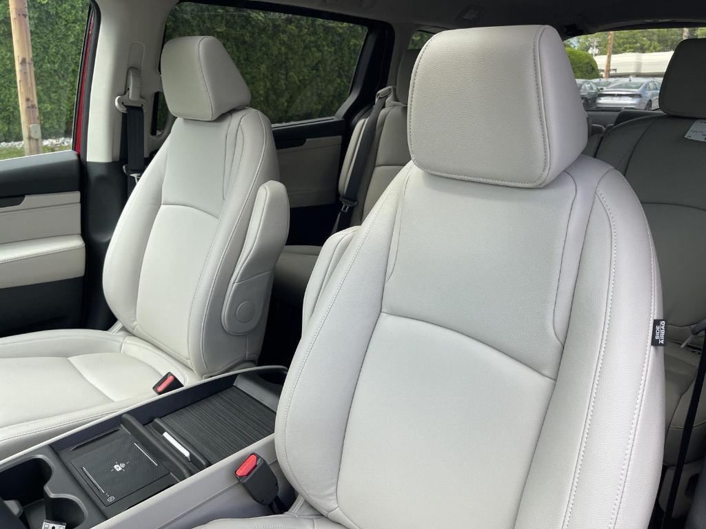 new 2025 Honda Odyssey car, priced at $44,125
