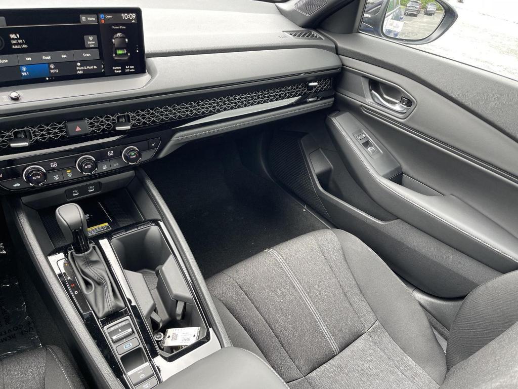 new 2025 Honda Accord Hybrid car, priced at $35,260