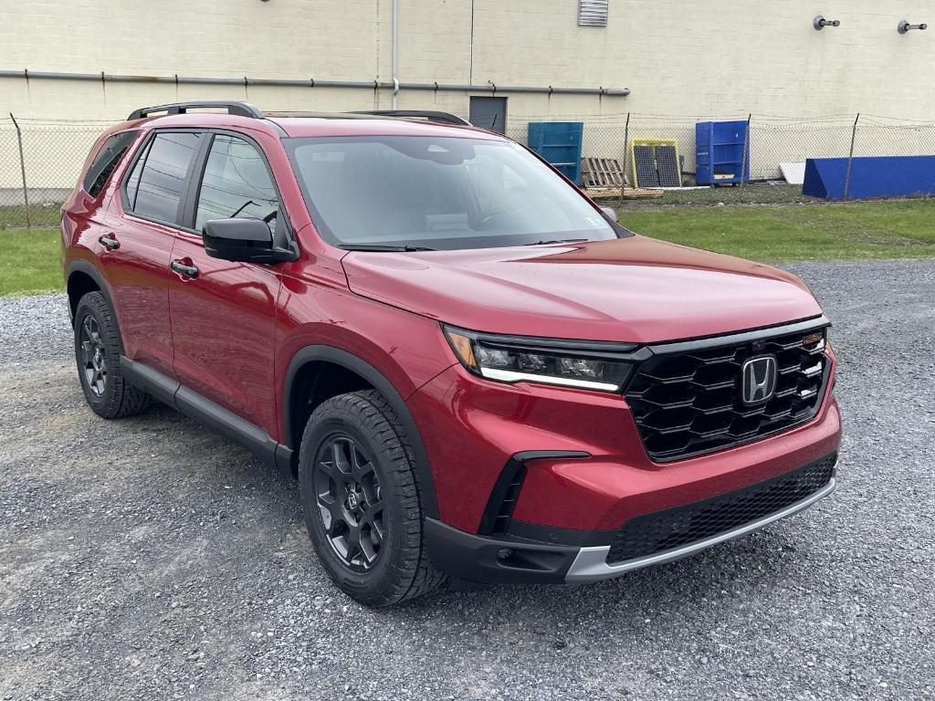 new 2025 Honda Pilot car, priced at $51,305