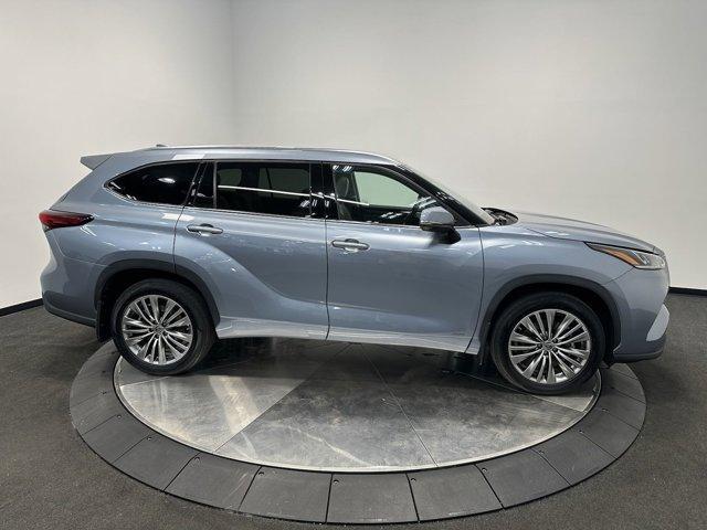 used 2022 Toyota Highlander Hybrid car, priced at $49,986