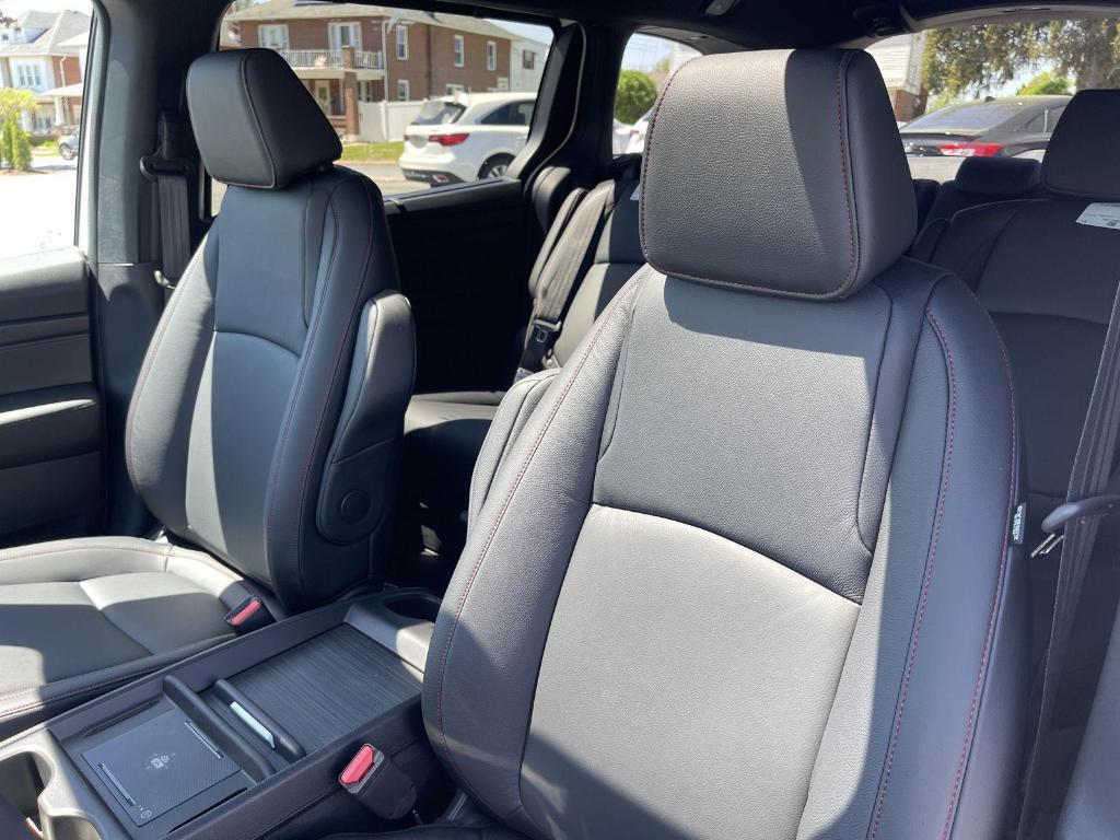 new 2025 Honda Odyssey car, priced at $45,275