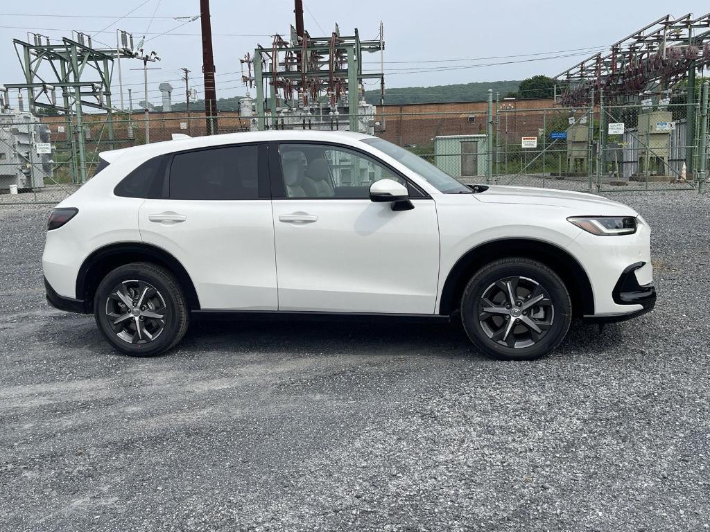new 2025 Honda HR-V car, priced at $32,850