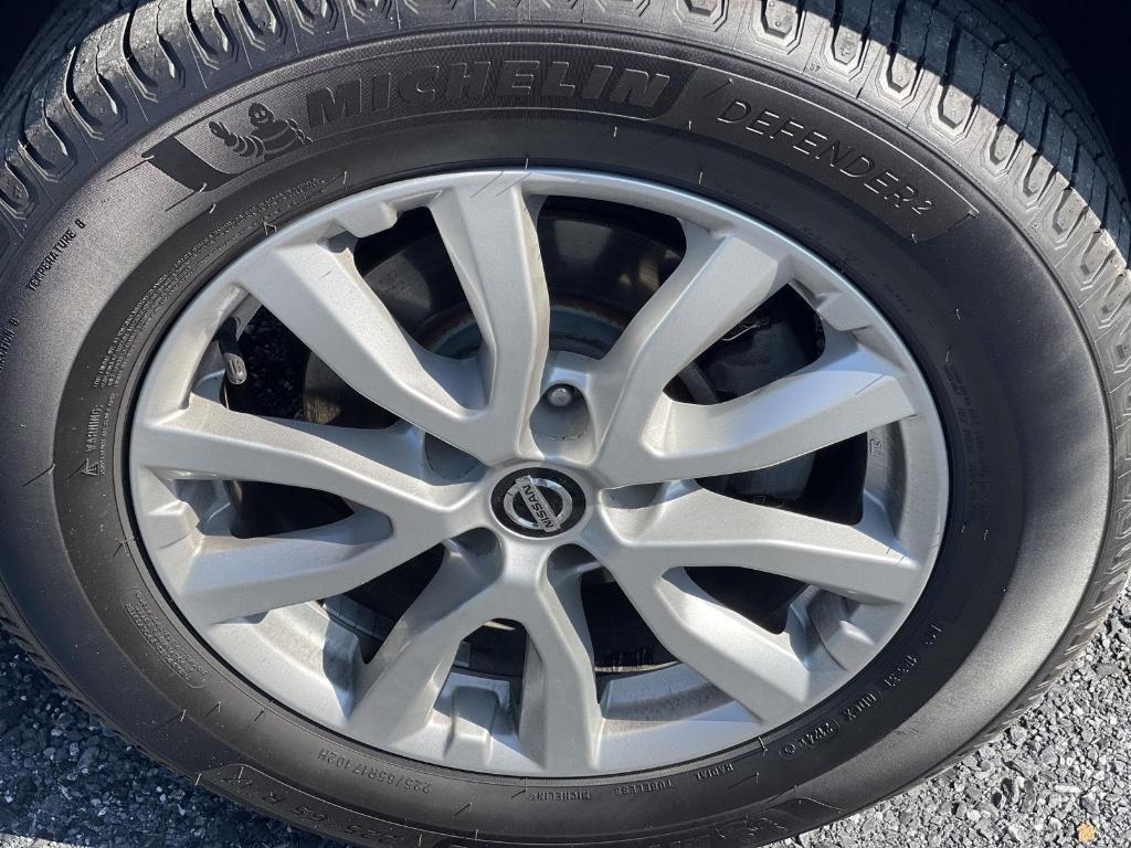 used 2018 Nissan Rogue car