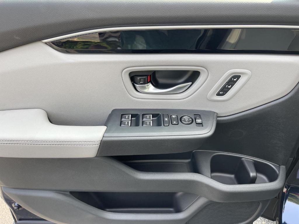 new 2025 Honda Pilot car, priced at $47,095