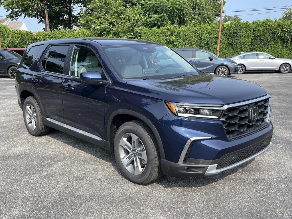 new 2025 Honda Pilot car, priced at $47,095