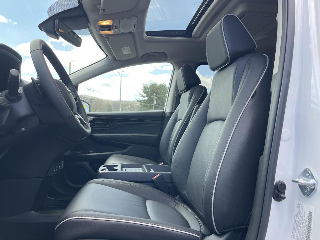 new 2025 Honda Odyssey car, priced at $48,815