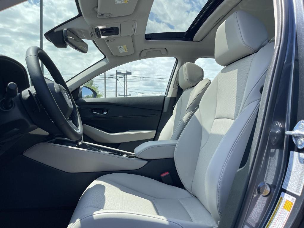 new 2025 Honda Accord Hybrid car, priced at $37,715