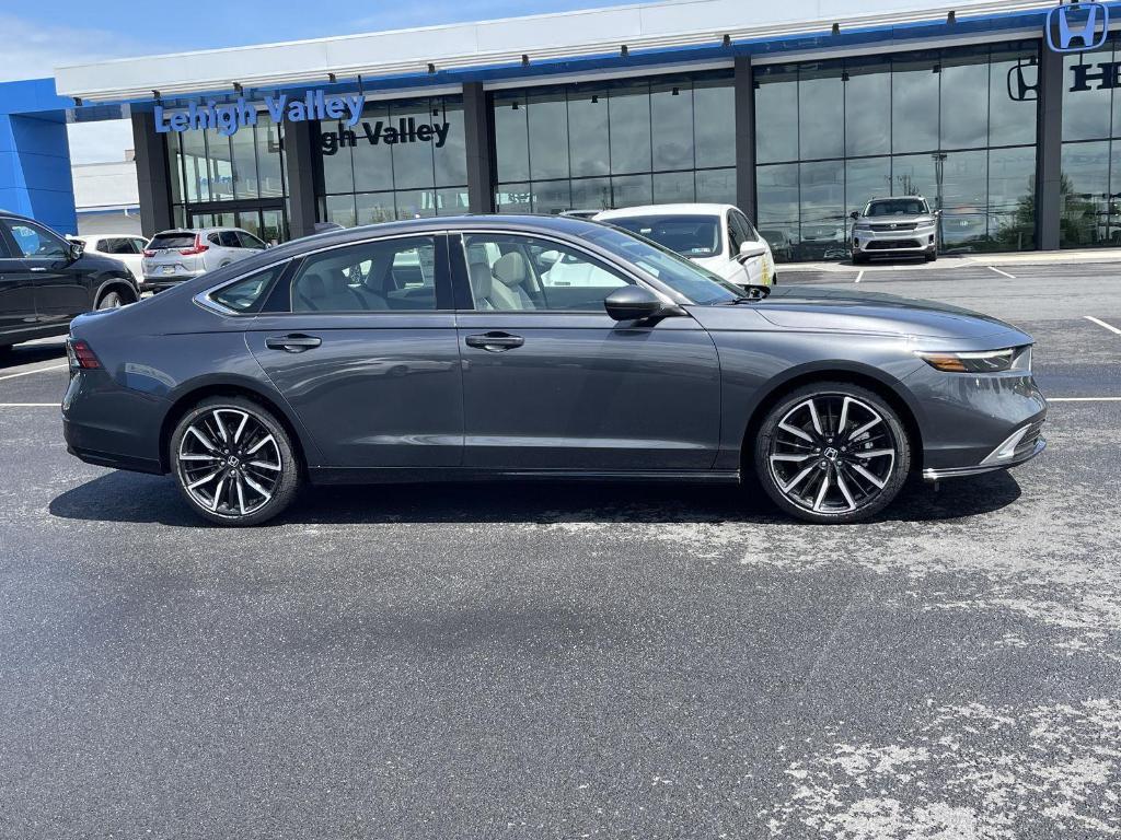 new 2025 Honda Accord Hybrid car, priced at $37,715