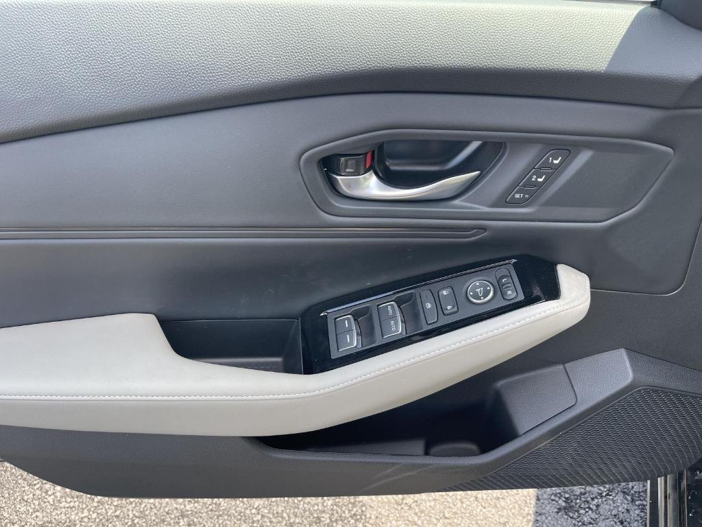 new 2025 Honda Accord Hybrid car, priced at $37,715