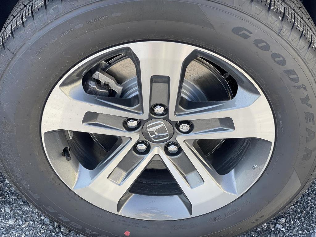 new 2025 Honda Pilot car, priced at $47,050
