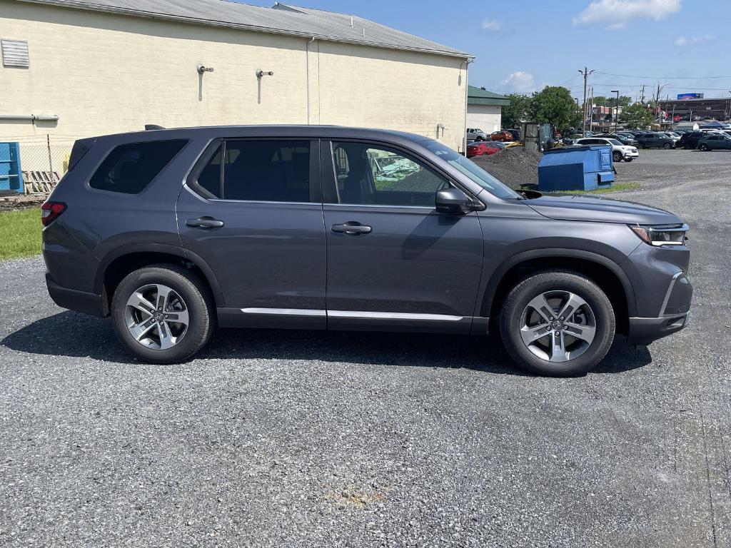 new 2025 Honda Pilot car, priced at $47,050