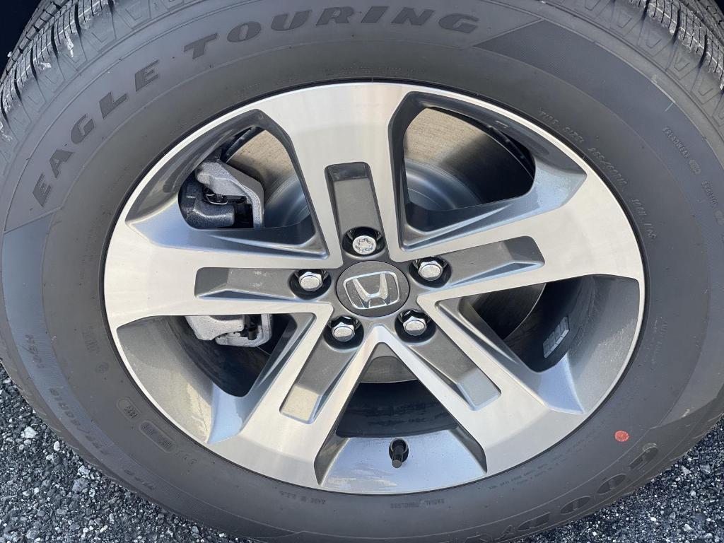 new 2025 Honda Pilot car, priced at $47,050