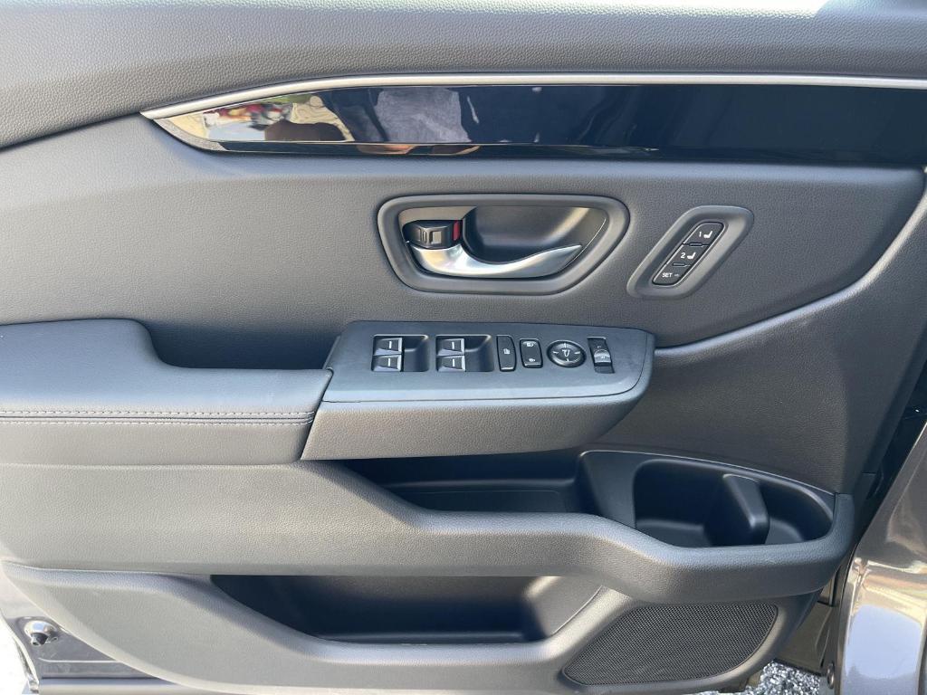 new 2025 Honda Pilot car, priced at $47,050
