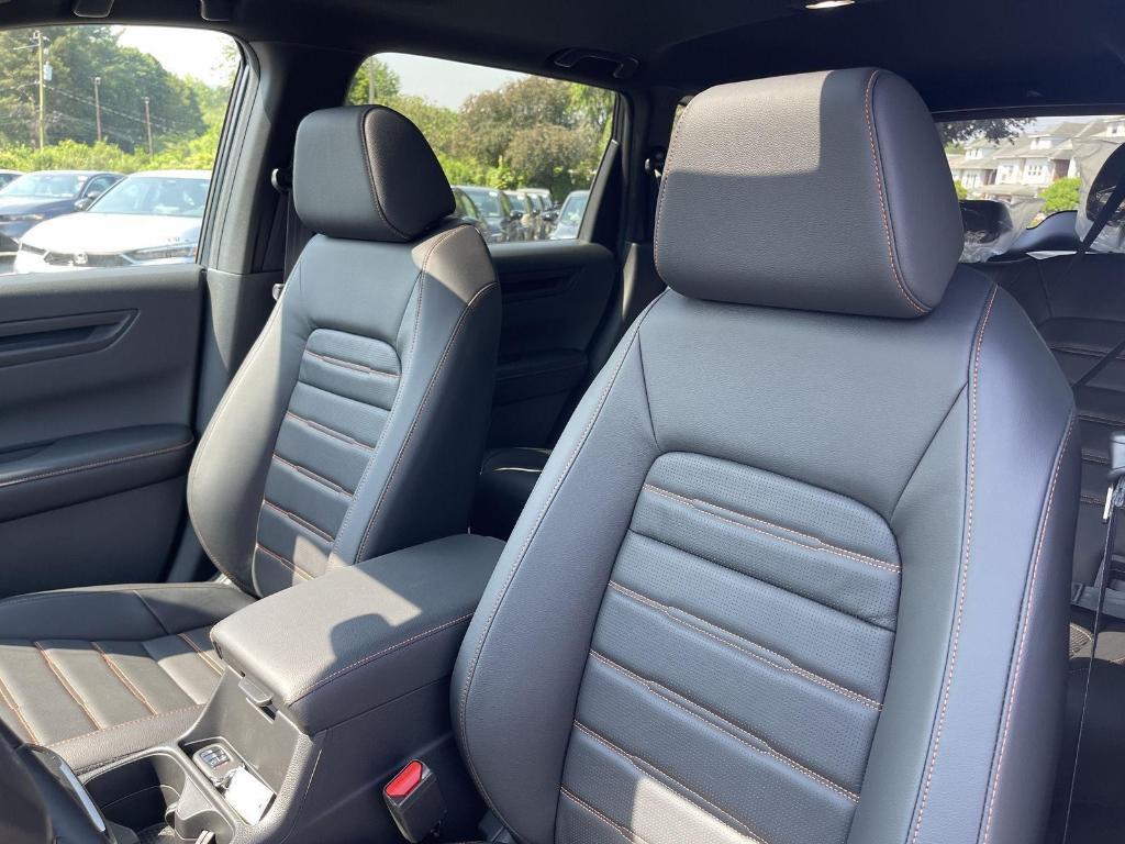 new 2026 Honda CR-V Hybrid car, priced at $41,675