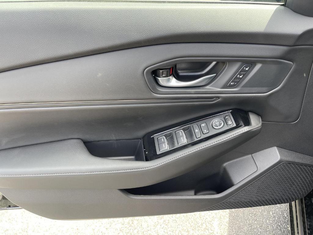 new 2025 Honda Accord Hybrid car, priced at $40,450