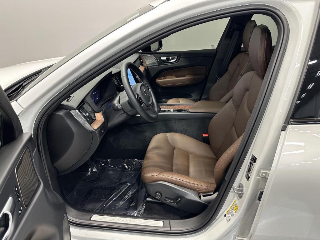 used 2023 Volvo XC60 car, priced at $42,995