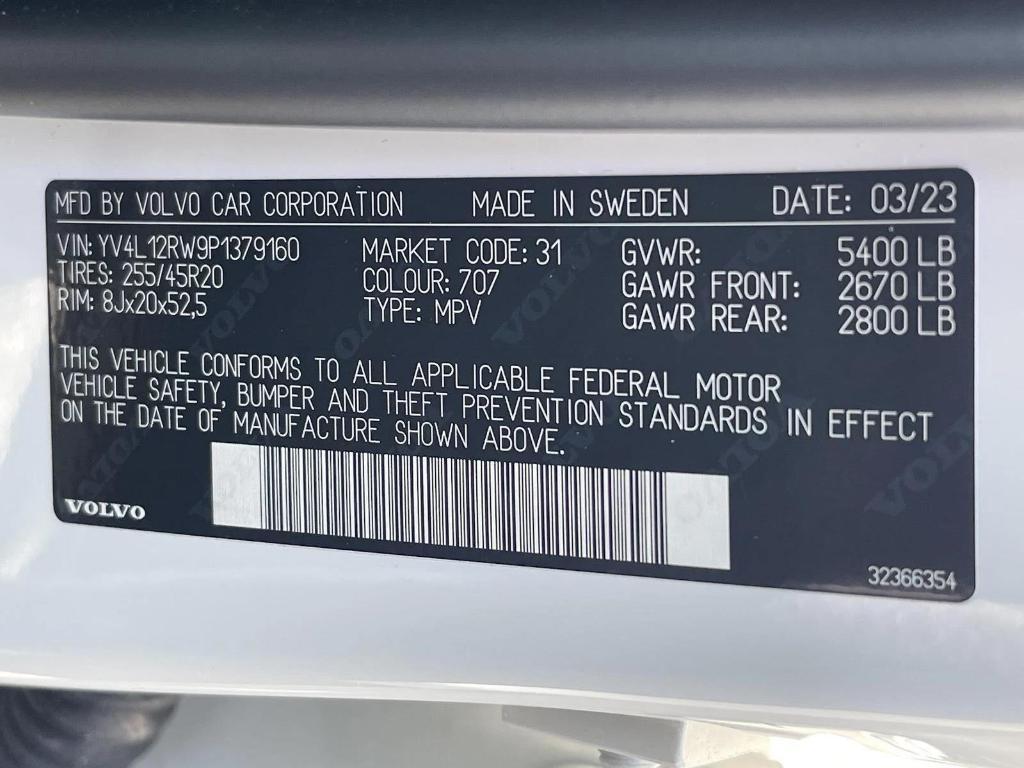 used 2023 Volvo XC60 car, priced at $42,995