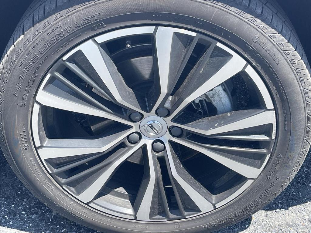 used 2023 Volvo XC60 car, priced at $42,995