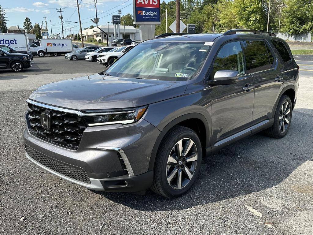 new 2025 Honda Pilot car, priced at $51,095