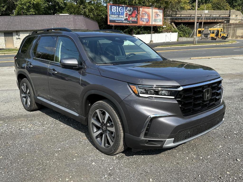new 2025 Honda Pilot car, priced at $51,095