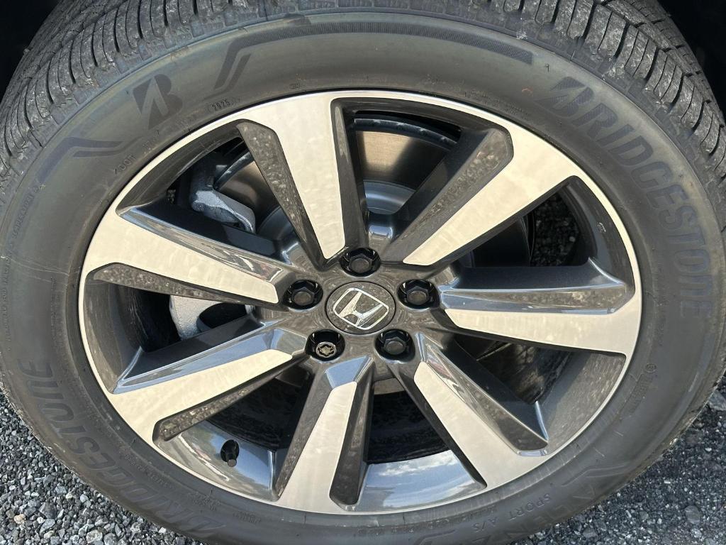 new 2025 Honda Pilot car, priced at $51,095