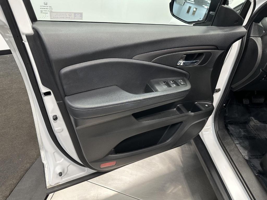 used 2022 Honda Pilot car, priced at $29,695