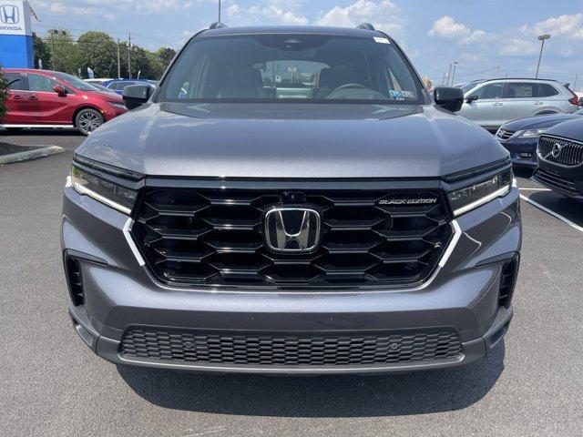 new 2025 Honda Pilot car, priced at $55,675