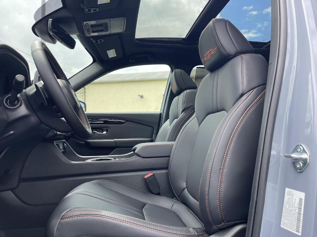 new 2025 Honda Pilot car, priced at $51,305