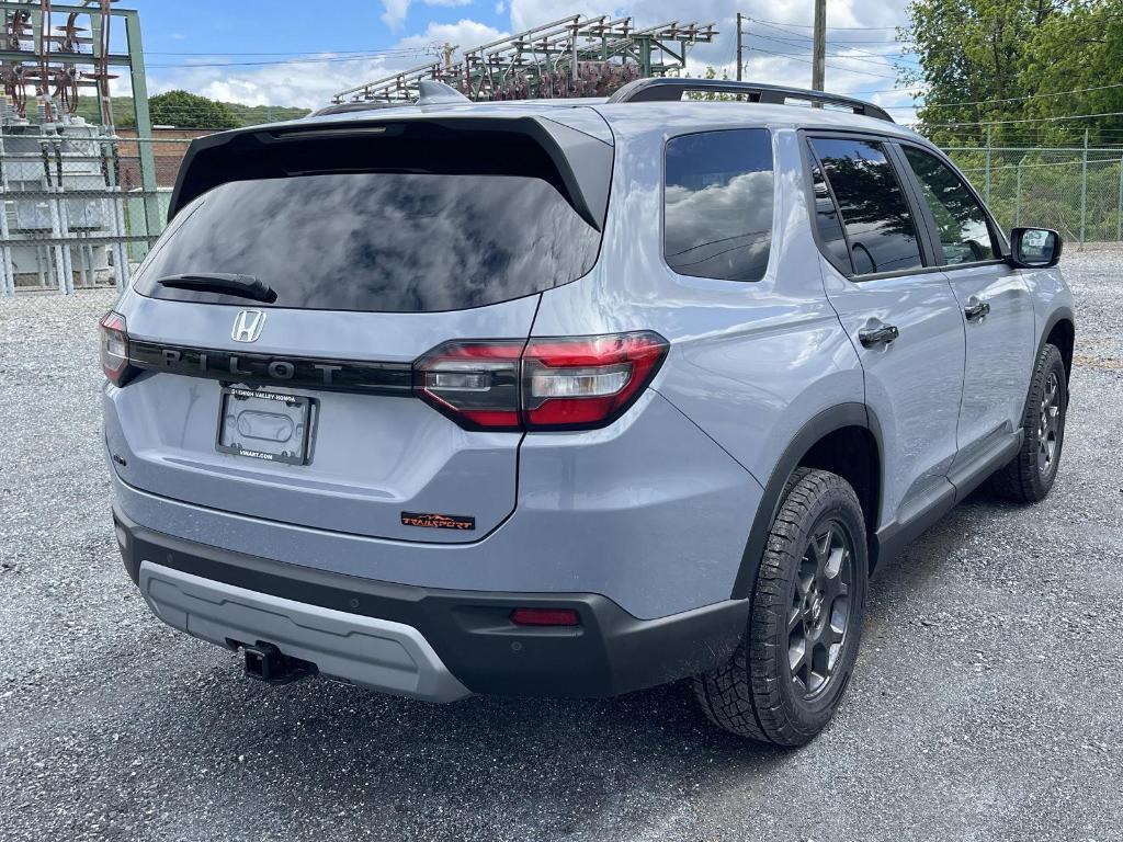 new 2025 Honda Pilot car, priced at $51,305