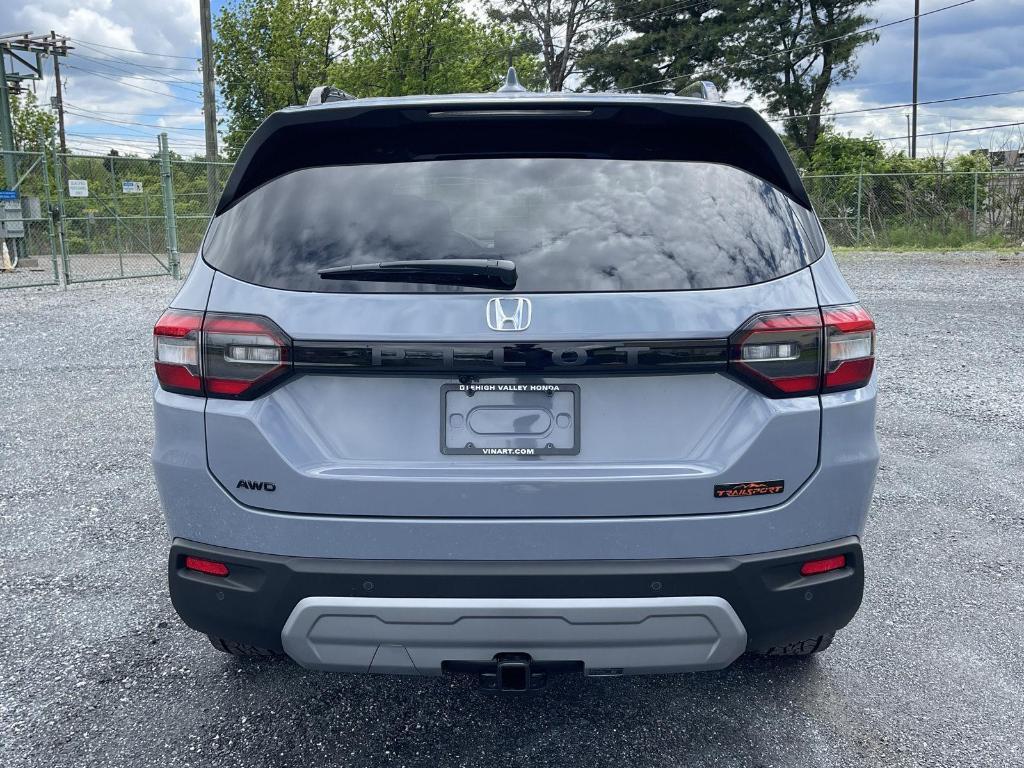 new 2025 Honda Pilot car, priced at $51,305