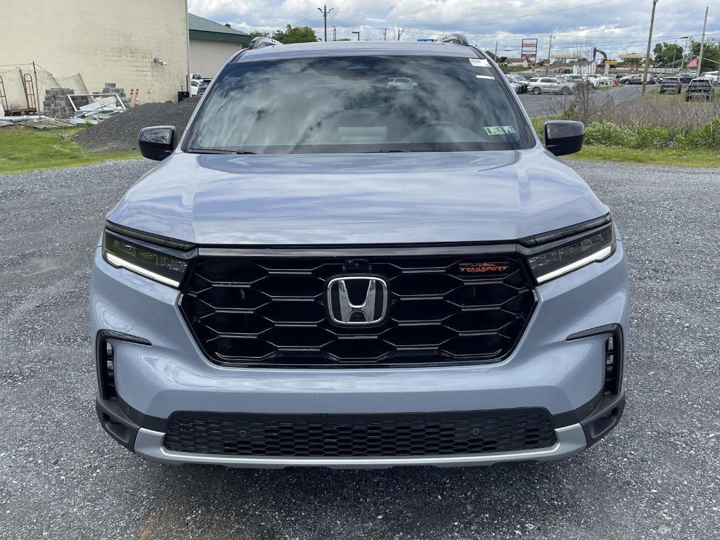 new 2025 Honda Pilot car, priced at $51,305