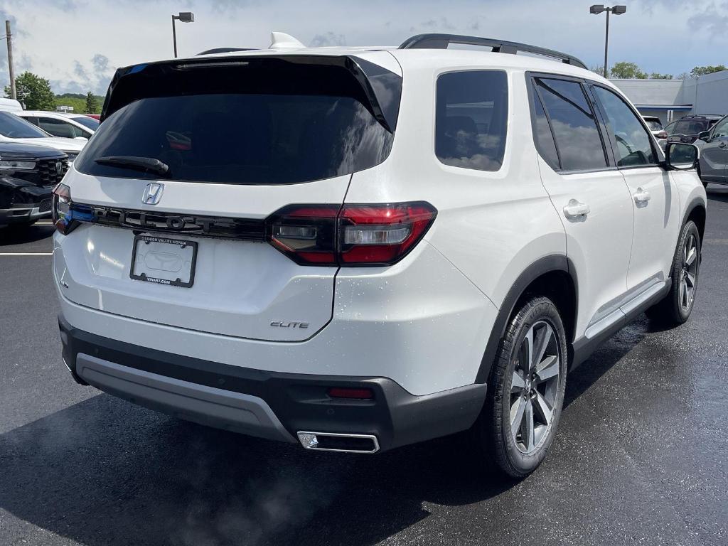 new 2025 Honda Pilot car, priced at $55,030