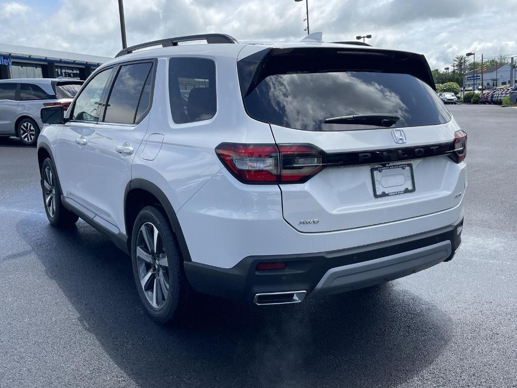 new 2025 Honda Pilot car, priced at $55,030