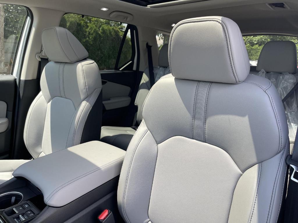 new 2025 Honda Pilot car, priced at $51,550