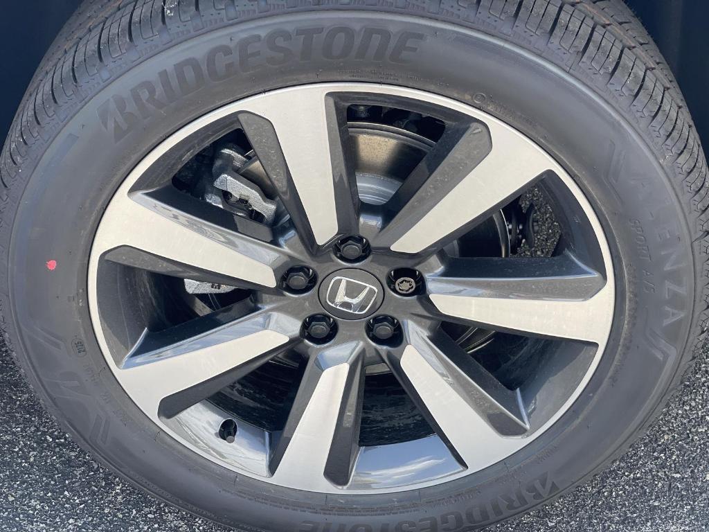 new 2025 Honda Pilot car, priced at $51,550